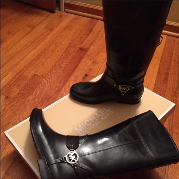 Black Michael Kors rain boots glossy - Picture 1 of 1